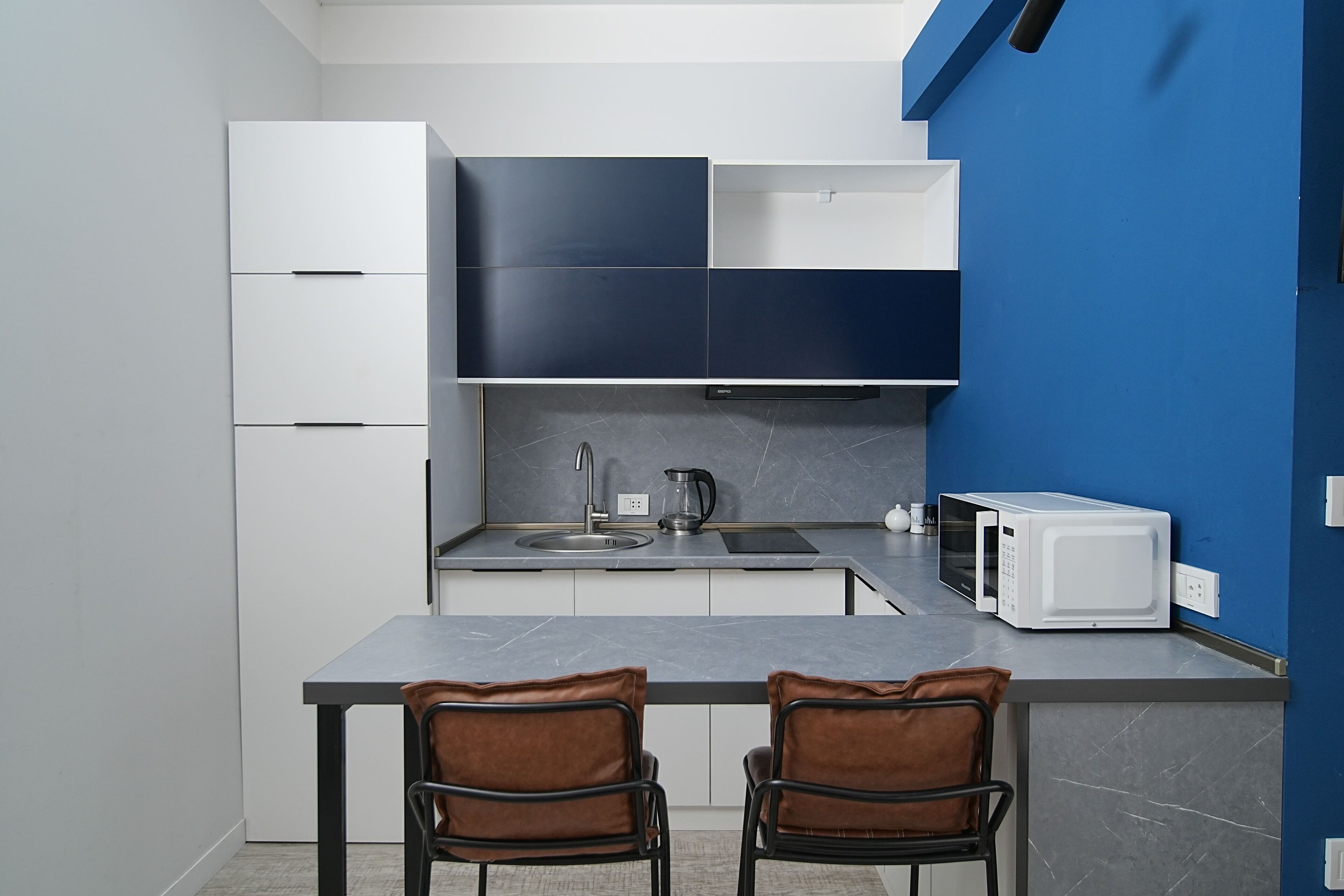 Fridge, microwave, stovetop, electric kettle