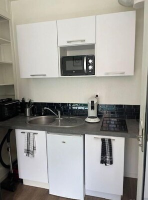 Oven - Lovely Studio Reims ?? Cosy/calm/small/wifi/love (Reims)