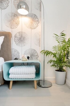 Signature Double Room | Individually decorated, individually furnished, iron/ironing board - Tropical Garden Oasis (Birmingham)