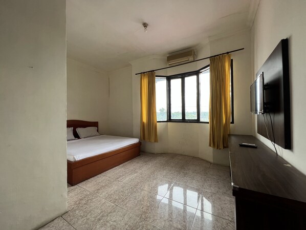 Standard Double Room | Free WiFi, bed sheets