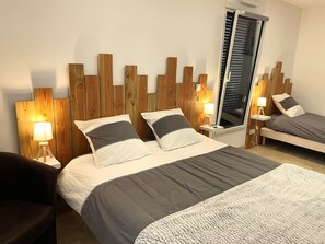 3 slaapkamers, reisbedje, wifi, beddengoed