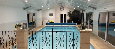 Piscine couverte, piscine chauffée