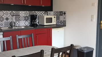 Fridge, microwave, dishwasher