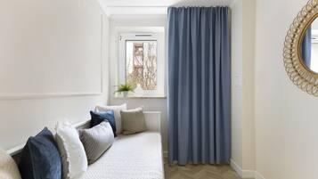 Superior Apartment | Iron/ironing board, free WiFi, bed sheets