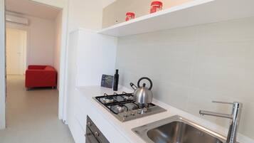 Refrigerador, horno, placa de cocina, lavavajillas