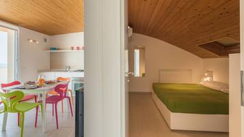 1 bedroom, WiFi, bed sheets