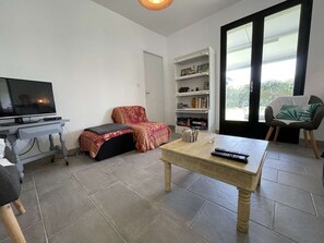 Fernseher, Tischtennisplatte