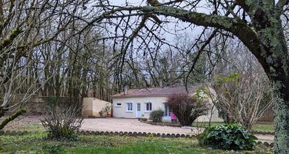Gßte Familial Rénové en Pleine Nature avec Jardin, Terrasse et Activités de Plein Air