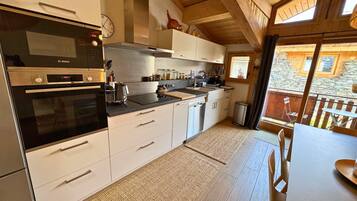 Réfrigérateur, micro-ondes, lave-vaisselle