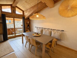 Dining - Renovated Village House with 3 Bedrooms, Cozy Living, and Mountain Charm for 6 in St Marcel (Saint-Martin-de-Belleville)