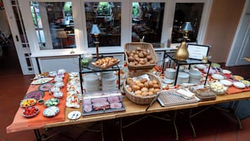 Tägliches inbegriffenes Frühstücksbuffet