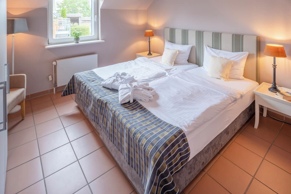 In-room safe, individually decorated, individually furnished, desk