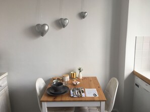Dining - Great spacious apartment in a perfect location (St Kilda East)