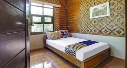 OYO Homes 90956 Desa Wisata Guranteng