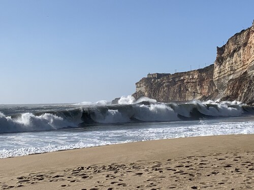 Casa na Onda Liberdade, T2 mit Terrasse mit Meerblick, 30m vom Strand entfernt