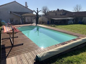 Pool - Charming Charente Home: Heated Pool, Private Garden, and Modern Amenities (Aunac-sur-Charente)