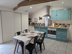 Dining - Charming Charente Home: Heated Pool, Private Garden, and Modern Amenities (Aunac-sur-Charente)