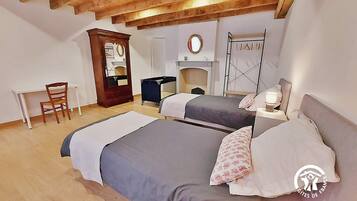 4 slaapkamers, een bureau, gratis wifi