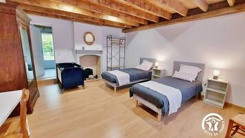 4 slaapkamers, een bureau, gratis wifi