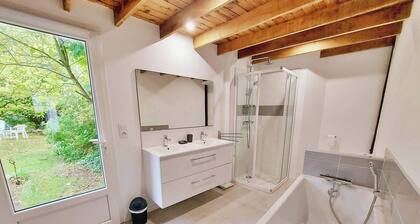 Family Retreat with Garden, Near Leisure Activities