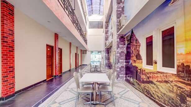Interior detail - OYO Flagship Tembok Batu Residence  (Pogung Lor)