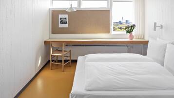 Economy-Doppelzimmer, mit Bad | Allergikerbettwaren, Schreibtisch, laptopgeeigneter Arbeitsplatz