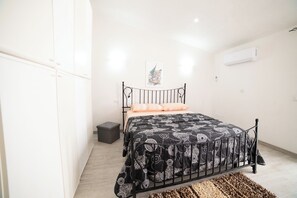 1 habitación y ropa de cama 