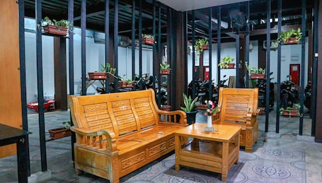 Lobby sitting area. Collection O Tunas Plaza Residence