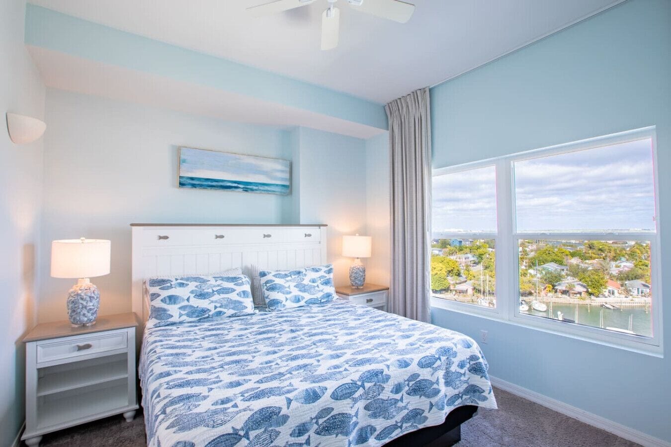 2 bedrooms, desk, iron/ironing board, travel crib