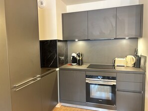 Réfrigérateur, micro-ondes, lave-vaisselle