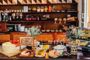 Free daily self-serve breakfast