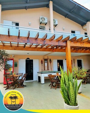 Property grounds - Pousada Praia Grande (Ubatuba)