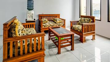 Área de estar no saguão