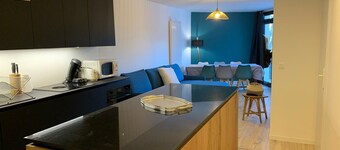 Beautiful 3-room apt, renovated, central, facing slopes, 6 pers., balcony, parking