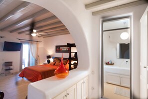 Luxury Villa | 3 bilik tidur, seterika/papan seterika, Wi-fi percuma 