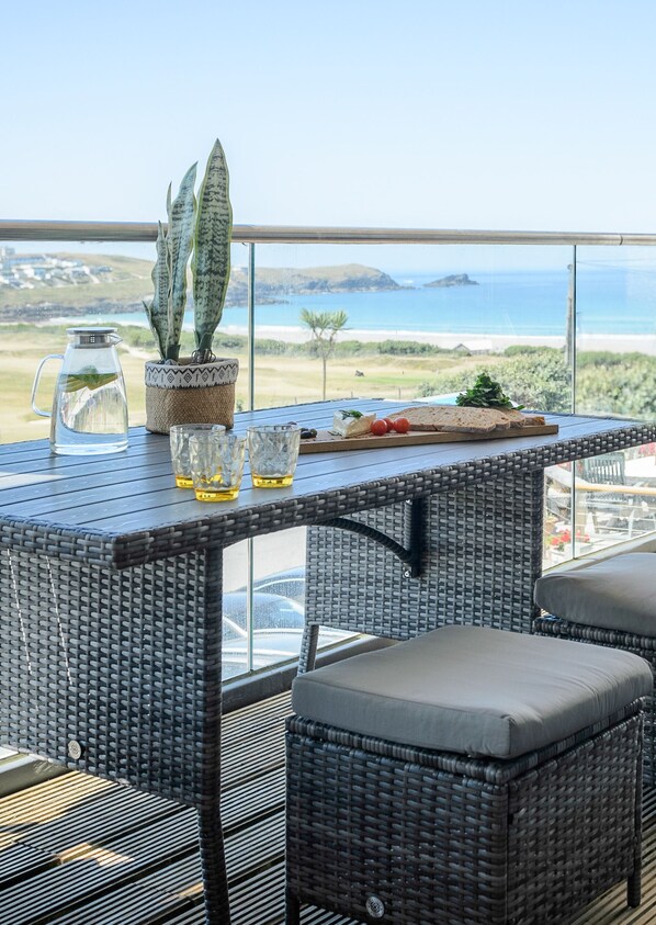 Dining - Fistral Beach - 3 Bed Beachfront Apartment, Sleeps 7 in proper beds! (Newquay)