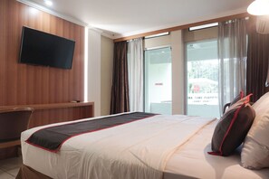 Deluxe Double Room | Free WiFi, bed sheets - Collection O 92122 Series Hotel Serpong (South Tangerang)