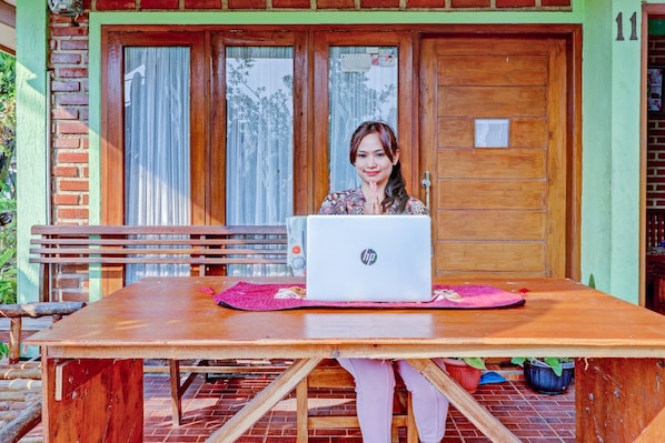 Reception - OYO Homes 90849 Cibeunying Homestay Cibodas Maribaya (Lembang)