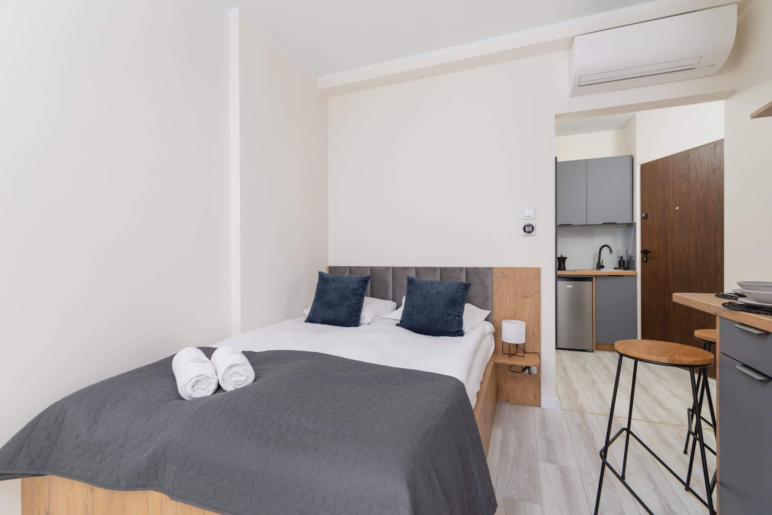 Una scrivania, ferro/asse da stiro, Wi-Fi, lenzuola