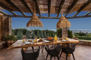 Villa Luxe, 3 chambres, vue mer, côté jardin | Terrasse/Patio