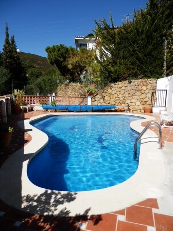 Piscine extérieure, piscine chauffée