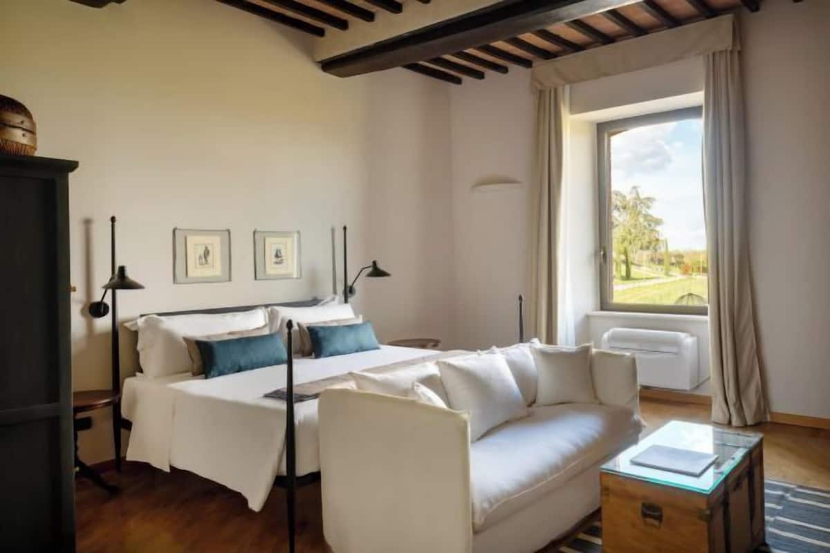 1 bedroom, down duvets, memory-foam beds, minibar
