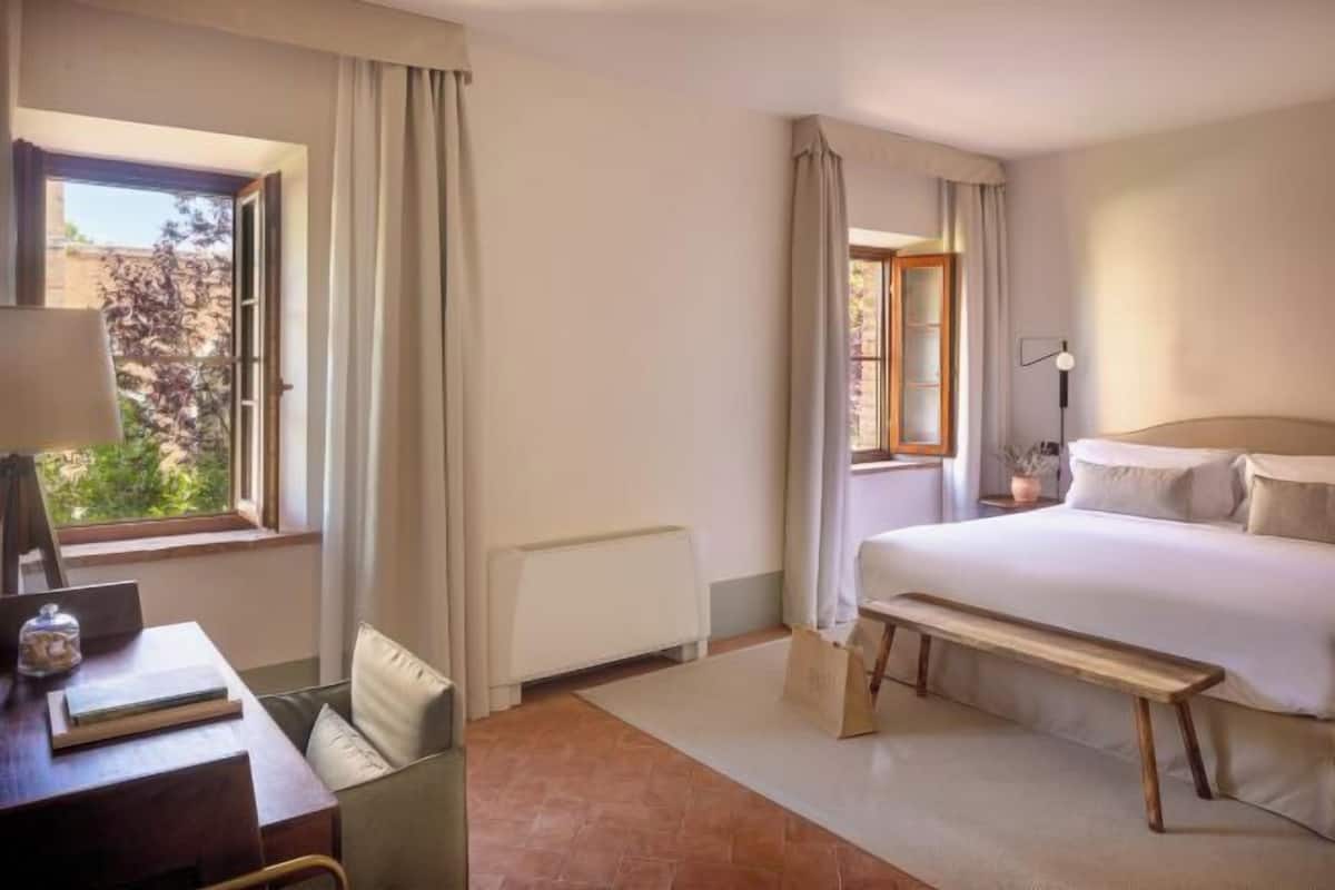 1 bedroom, down duvets, memory-foam beds, minibar