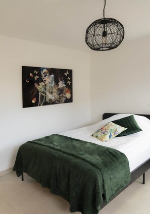 1 bedroom, iron/ironing board, WiFi, bed sheets - Gardenview apartment no. 6 on the 1st floor right (garden view, balcony) (Dormagen)