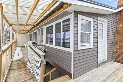 2BR Camp w/ Amazing Beach Views