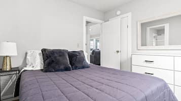 2 bedrooms, WiFi (free), bed sheets