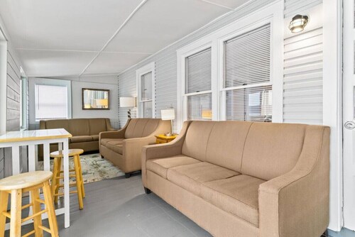 2BR Camp w/ Amazing Beach Views