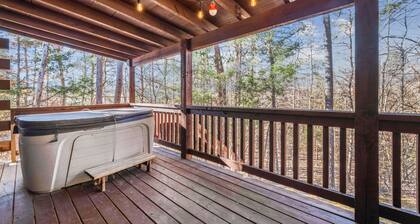 Wildberry Retreat: Cozy Couples Getaway | Hot Tub • Fireplace