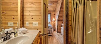 Hidden Escape Chalet - by Chatuge Home Concierge<br>Lake and mountain views, fire pit, hot tub