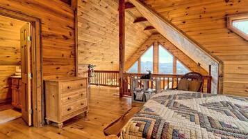 3 bedrooms, iron/ironing board, travel cot, free WiFi